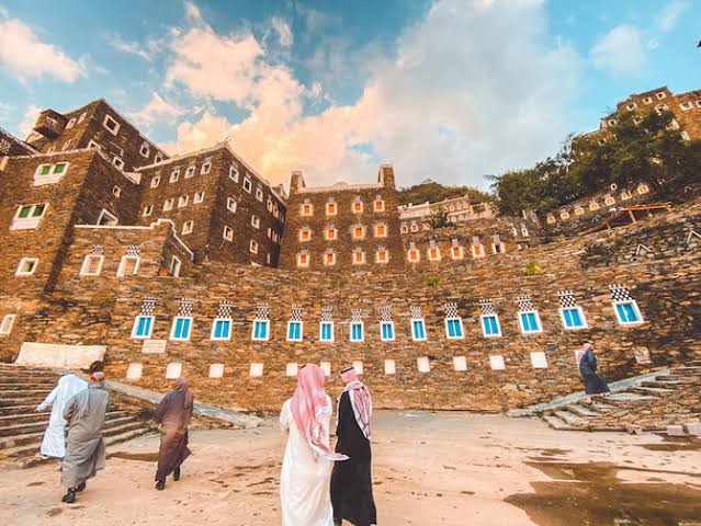 Tourism boom for Saudi Arabia with 58% growth in arrivals in 2023, ranks 2nd globally｜Arab News Japan