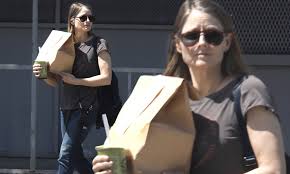 Jodie foster made a rare sighting in los angeles as she took her dog ziggy out for a walk. Jodie Foster Spotted In Public For The First Time Since The Death Of Her Mother Daily Mail Online