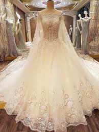 38 Beautiful Princess Wedding Dresses With Long Trains Fashion And Wedding Wedding Dresses Wrap Wedding Dress Bridal Gowns