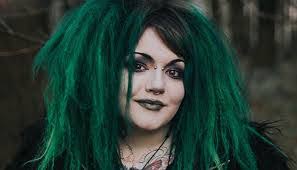 Kelly Doty's Instagram, Twitter & Facebook