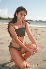 Une fille de 14 ans avec une vie normale et un garçon très célèbre acteur de stranger things ! Maillot De Bain Bikini Fille Ouessant Vert De Gris L Orangerie