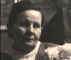 October 23, 1943. Auschwitz-Birkenau. Franceska Mann, a Polish Jewish  dancer, was being forced into the gas chamber undressing room with other  women. She grabbed an SS guard's pistol and shot him dead.