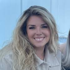 Amanda Sasse's Instagram, Twitter & Facebook