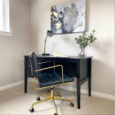 It has built in cable organization (no one. Grosvenor Gepolsterter Leder Burostuhl Schwarz Gold Cult De