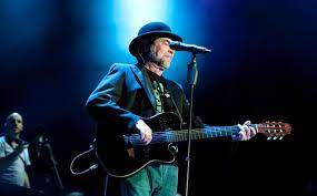 Joaquín Sabina, hospitalizado tras caer de escenario- Grupo Milenio