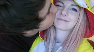 Hello Earthlings! I'M Lizzie Also Known As Ldshadowlady. I'M 22 And I Make  Minecraft Videos On My Youtube Cha… | Ldshadowlady, Brunette Balayage Hair,  Pretty People