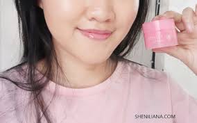 Di dalamnya terdapat kandungan pelembab seperti, shea butter, jojoba oil dan. Beauty Review Review Emina Lip Mask
