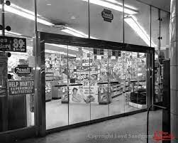 A Great Vintage Photograph Of A Drug Store In Downtown Jacksonville Jacksonville Florida Antiques Ro Jacksonville Florida Downtown Vintage Photographs