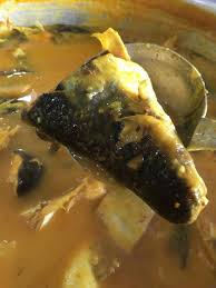 Kalau korang selalu lalu area tu, mesti korang akan perasan kedai warna putih merah kat hujung sekali ni. Kesedapan Ikan Patin Masak Tempoyak Yang Tiada Bandingan Di Restoran Temerloh Catering Enchanted Life Begins