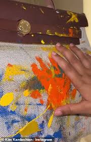 Kim kardashian west launched a furious tirade at her millions of social media followers for mocking her daughter's painting skills. Kim Kardashian Proudly Displays Hermes Bag Daughter North Painted As A Baby Aktuelle Boulevard Nachrichten Und Fotogalerien Zu Stars Sternchen