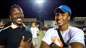 And, here goes everything you need to know about his biography, net worth, controversies, and american football player antonio tavaris brown sr., famously known as just antonio brown, plays as a wide receiver and is currently a free agent. Antonio Brown S Home See His 6 6 Million Mansion In Miami Fanbuzz