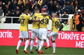 Gelişen hücumda yeni malatyaspor'da khalid boutaib topla buluştu. Yeni Malatyaspor 0 Fenerbahce 2 Mac Ozeti