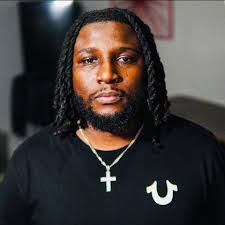 Carolyn Lupo's Instagram, Twitter & Facebook