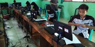 Itulah hal betapa pentingnya dari peranan teknologi informasi dalam dunia pendidikan. Peranan Teknologi Informasi Tik Dalam Dunia Pendidikan Wasito Info