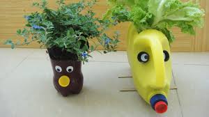 Upcycle plastic bottles into planters for any occasion or holiday, or any type of plant from herbs to ivies. 2 Diy Plastic Bottle Flower Pot You Can Make At Home Pots Design Youtube