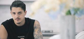 Au trecut 2 ani de când bogdan de la ploiesti a lansat pe youtube piesa melodia ta. Bogdan De La Ploiesti Lasa Ma Sa Iti Spun Versuri Versuri