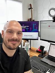 Derico Mooney's Instagram, Twitter & Facebook