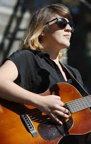 Fans sweltering but happy at Hardly Strictly Bluegrass festival