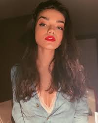 Maddie ziegler only spoke a few words during her latest interview diss: Rachel Zegler Social Media 10 21 2019 Celebmafia