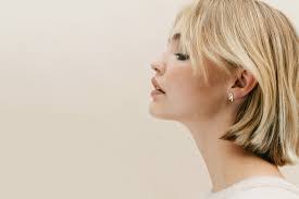 Elisa Lee's Instagram, Twitter & Facebook