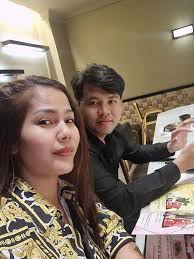 ខ្ញុំបាទ...