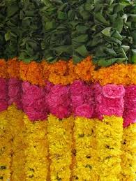 Our marigold flowers are ethically sourced from the very best suppliers worldwide. 32 Hindu Wedding Garland Ideas Hindu Wedding Garland Wedding Garland