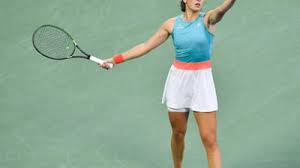 «battre nadal sur le central». Poloneza Care A Trimis O Pe Simona Halep Acasa Este In Finala La Roland Garros La Doar 19 Ani Mobile