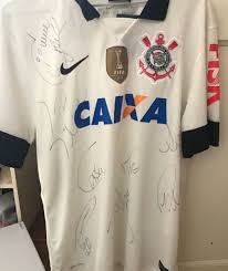 O corinthians considerado um dos maiores times do brasil vem conquistando legiões de torcedores a cada ano, e a expectativa para o ano de 2013 é que aumente o número de títulos do clube. Camisa Corinthians 2013 Autografada Camiseta Masculina Nike Nunca Usado 19307638 Enjoei