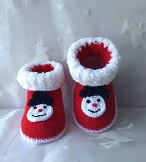 Tricotez la première brassière de votre bébé au point jersey bordée de point mousse. Chaussons De Noel Pour Bebe Tailles 6 9 Mois Rouge Et Blanc Mode Bebe Par Tricot Chausson De Noel Chaussons De Bebe En Crochet Elements De Noel Au Crochet