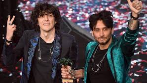 5th place in the grand final. Fabrizio Moro And Ermal Meta Perform For Italy In Eurovision 2018 Here Fabrizio Shows Us How To Layer Multiple Pendant Necklaces To Brighten Up A Black Tee