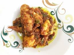 Ayam goreng literally means fried chicken in malay (including both indonesian and malaysian standards). Ayam Goreng Cili Padi Buat Orang Lapo