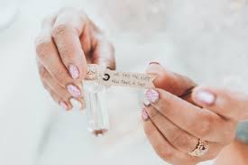 .témoin mariage/cadeau temoin mariage/porte clé super témoin/ badge super témoin/annonce témoin/témoin mariage. 8 Facons D Annoncer Leur Role A Vos Temoins De Mariage Enjoy Evenements