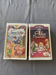 白雪公主 与 小矮人 亲密 瞬间 – 火辣 演绎