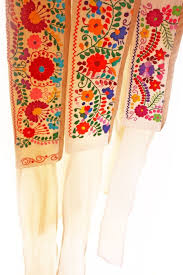 Mexican Wedding Dress Embroidered Sash Belt Google Search Embroidery Dress Mexican Mexican Embroidery Mexican Dresses