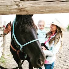 Amber Marshall On Her 'Heartland' Family, Overcoming Loss & Amy Finding  Love Again