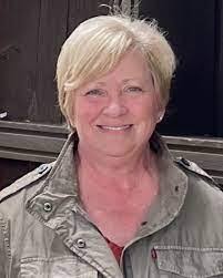 Carolyn Luffman's Instagram, Twitter & Facebook