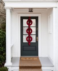 Except for the garage, i turned on all the lights on the front of the house to snap a few pics for you. 35 Diy Holiday Wreath Ideas To Dress Up Your Home House Home