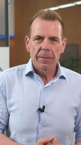 Mit DEINER STIMME für die FPÖ am 29. September werde ich GENAU DAS als  Volkskanzler schnellstmöglich umsetzen! Versprochen! Die FPÖ fordert das  nämlich schon seit langem, während die Einheitspartei bis heute nur