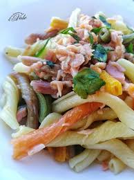 Pasta Al Salmone Cremosa Senza Panna Ricetta Velocissima Ricetta Nel 2020 Ricette Pasta Al Salmone Idee Alimentari