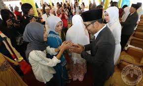 Di hari yang mulia pasti akan terluka oh tuhan tabahkan hatiku selamat hari raya ku ucapkan pada semua saudara. Elakkan 6 Kemungkaran Ini Yang Biasa Dilakukan Ketika Hari Raya Aidilfitri Iluminasi