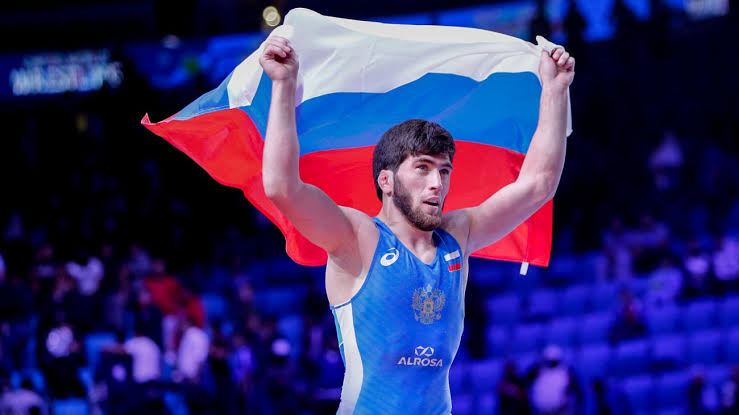 Борцям з Росії та Білорусі дозволили виступати під своїми прапорами |  Львівський портал