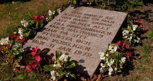 Olle adolphson (born may 2, 1934 in stockholm, dead march 10, 2004) was a much loved swedish writer, singer and songwriter. Piratens Grav Appelkusten
