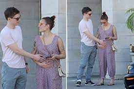 Evan peters delighted fans when he turned up in wandavision (picture: Halsey And Evan Peters Belly Grab Possibly A Publicity Play