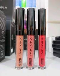 Tidak semestinya, warna gincu yang dicuba oleh wanita berkulit putih akan sama warnanya jika dipakai oleh wanita berkulit gelap. Sudah Coba Lipstik Implora Simak Varian Dan Harganya Nih Moms