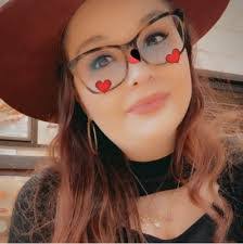 Sarah Crim's Instagram, Twitter & Facebook