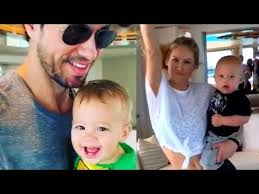Finalement, leur union a donné naissance à des jumeaux. Enrique Iglesias Y Anna Kournikova Bailan Con Sus Hijos Lucy Y Nicholas En Brazos Youtube