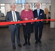 Unmittelbar im gebäude der arbeitsagentur kassel bieten wir unseren service für arbeitslose oder von arbeitslosigkeit bedrohte menschen, die auf arbeitssuche sind. 5 Dezember 2018 Neubau Offiziell Eingeweiht Jobcenter Stadt Kassel