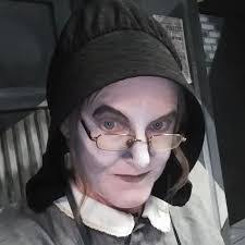 Tamara Bingham's Instagram, Twitter & Facebook