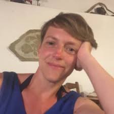 Vicky Head (@Vicky_Head)