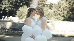 Soll der fotograf zu mehreren locations kommen? Hochzeit Des Ersten Homosexuellen Paares In Geretsried Liebe Fur Alle Bad Tolz Wolfratshausen Sz De